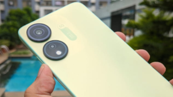 ಈ 5G ಸ್ಮಾರ್ಟ್‌ಫೋನ್‌ ಈಗ ಅತೀ ಕಡಿಮೆ ಬೆಲೆಗೆ ಲಭ್ಯ!..ಸ್ಮಾರ್ಟ್‌ ಆಫರ್‌!