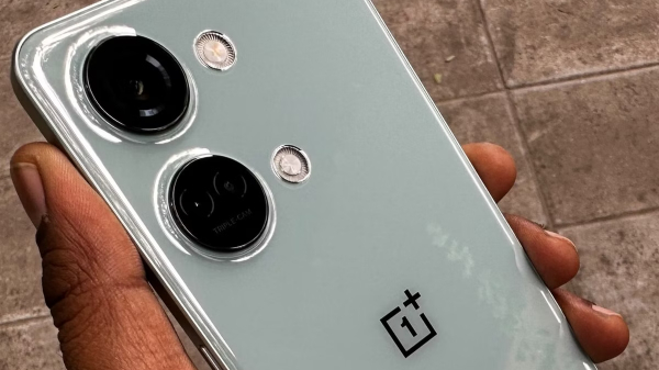 ಒನ್‌ಪ್ಲಸ್‌ನ ಈ ಫೋನ್‌ಗೆ ಅಮೆಜಾನ್‌, ಫ್ಲಿಪ್‌ಕಾರ್ಟ್‌ನಲ್ಲಿ ಭರ್ಜರಿ ಆಫರ್!  