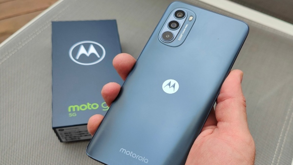 ಮೊಟೊರೊಲಾದ ಈ 5G ಫೋನಿಗೆ ಬಿಗ್‌ ಡಿಸ್ಕೌಂಟ್‌!..ಇದರ ಡಿಸೈನ್‌ ಸೂಪರ್!