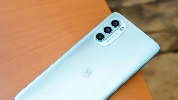 ಮೊಟೊರೊಲಾದ ಈ 5G ಫೋನಿಗೆ ಬಿಗ್‌ ಡಿಸ್ಕೌಂಟ್‌!..ಇದರ ಡಿಸೈನ್‌ ಸೂಪರ್!