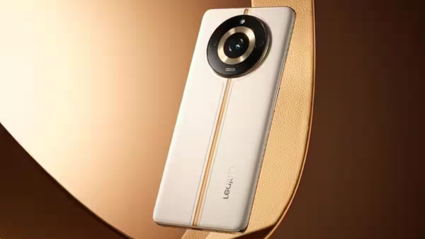 8 GB RAM ಆಯ್ಕೆಯ ಕರ್ವ್ಡ ಡಿಸ್‌ಪ್ಲೇ ಇರುವ ಈ ಫೋನ್‌ ಬೆಲೆಯಲ್ಲಿ ಇಳಿಕೆ! 