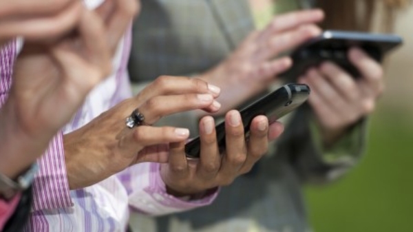 ಗ್ರಾಮೀಣ ಭಾರತದ ಹೆಣ್ಮಕ್ಕಳಿಗೆ ಸ್ಮಾರ್ಟ್‌ಫೋನ್‌ ಬಗ್ಗೆ ಈ ವಿಷಯವೇ ಗೊತ್ತಿಲ್ಲವಂತೆ
