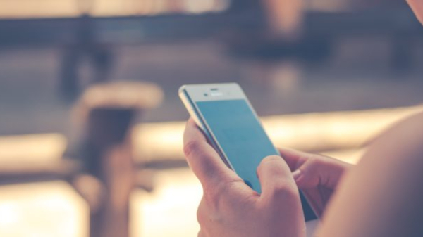 ಗ್ರಾಮೀಣ ಭಾರತದ ಹೆಣ್ಮಕ್ಕಳಿಗೆ ಸ್ಮಾರ್ಟ್‌ಫೋನ್‌ ಬಗ್ಗೆ ಈ ವಿಷಯವೇ ಗೊತ್ತಿಲ್ಲವಂತೆ