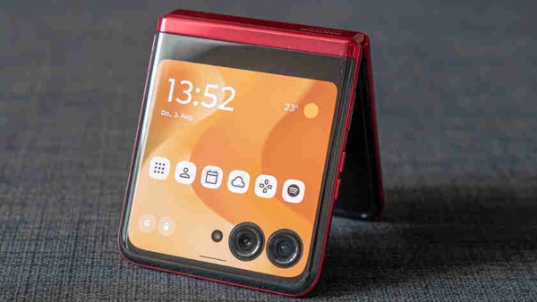 ಫ್ಲಿಪ್‌ ಮಾದರಿಯ ಈ ಆಕರ್ಷಕ ಫೋನಿನ ಬೆಲೆಯಲ್ಲಿ ಈಗ ಭಾರೀ ಇಳಿಕೆ!