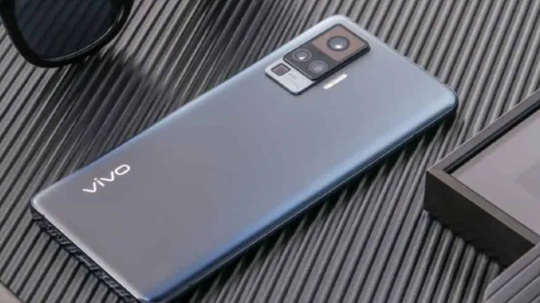 ವಿವೋದ ಈ ಪ್ರೀಮಿಯಂ ಫೋನ್‌ ಬೆಲೆಯಲ್ಲಿ ಇಳಿಕೆ! 8GB RAM, ಕ್ವಾಡ್ ಕ್ಯಾಮೆರಾ ...