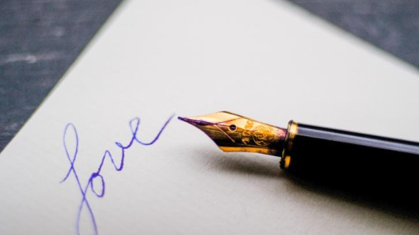 Valentine's Day: ಪ್ರೇಮ ಪತ್ರ ಬರೆಯಲು AI ಬಳಕೆಗೆ ಮುಂದಾದ ವಯಸ್ಕರು: ಅಧ್ಯಯನ