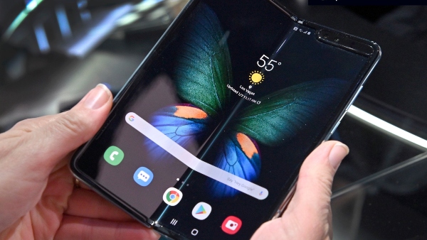 ಫೋಲ್ಡೆಬಲ್‌ ಫೋನ್‌ ಖರೀದಿಸಬೇಕೆ?..ಖರೀದಿಸುವ ಮುನ್ನ ಈ ಸಂಗತಿ ಗೊತ್ತಿರಲಿ!