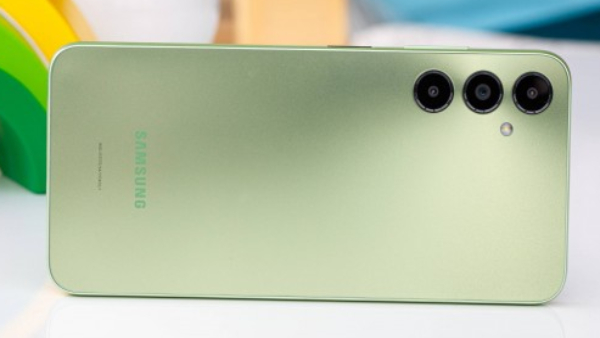 ಈ ಜನಪ್ರಿಯ ಸ್ಯಾಮ್‌ಸಂಗ್‌ ಗ್ಯಾಲಕ್ಸಿ ಫೋನ್‌ ಬೆಲೆಯಲ್ಲಿ 2000ರೂ. ಇಳಿಕೆ!