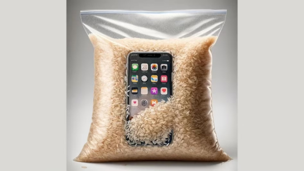  ಒದ್ದೆಯಾದ ಐಫೋನ್ ಅನ್ನು ಅಕ್ಕಿ ಚೀಲದೊಳಗೆ ಇಡಬೇಡಿ ಎಂದ ಆಪಲ್‌! ಕಾರಣ?