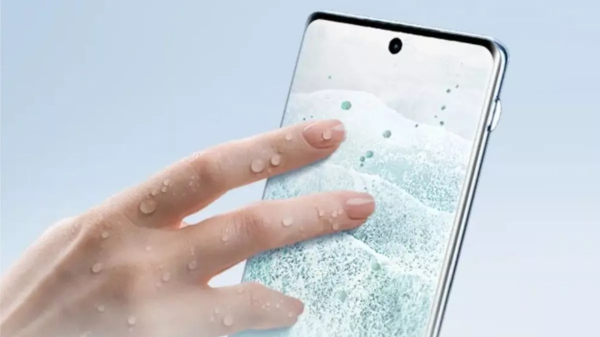 ಹೋಳಿ ಸಮಯದಲ್ಲಿ ಸ್ಮಾರ್ಟ್‌ಫೋನ್‌ಗೆ ನೀರು ಬಿದ್ದರೆ ತಕ್ಷಣ ಈ ಕೆಲಸ ಮಾಡಿ! 