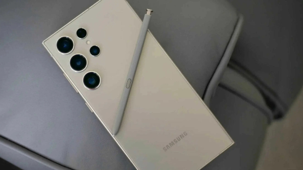 ಸ್ಯಾಮ್‌ಸಂಗ್ ಗ್ಯಾಲಕ್ಸಿ  S24 ಅಲ್ಟ್ರಾದ S ಪೆನ್‌ನಿಂದ ಕೆಟ್ಟ ವಾಸನೆ! 