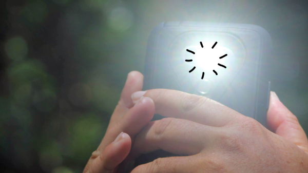 ಮಗನಿಗೆ ಕ್ಯಾನ್ಸರ್ ಇದೆ ಎಂದು ಸ್ಮಾರ್ಟ್‌ಫೋನ್ ಫ್ಲ್ಯಾಶ್ ಮೂಲಕ ತಿಳಿದ ಮಹಿಳೆ!  