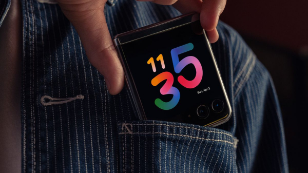 ಭಾರತದಲ್ಲಿ ಶೀಘ್ರವೇ ಲಾಂಚ್‌ ಆಗಲಿದೆ ಮೊಟೊ ರೇಜರ್ 50 ಅಲ್ಟ್ರಾ ಫ್ಲಿಪ್ ಫೋನ್..