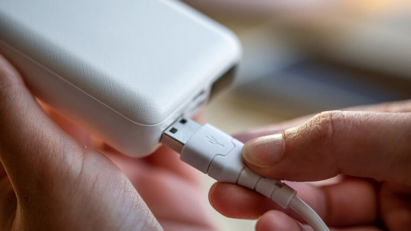 ಸಾರ್ವಜನಿಕ ಸ್ಥಳಗಳಲ್ಲಿ ಫೋನ್‌ ಚಾರ್ಜ್ ಮಾಡಬೇಡಿ...