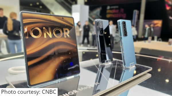 ಅತಿ ದೊಡ್ಡ ಡಿಸ್ಪ್ಲೇ ,ಬ್ಯಾಟರಿ ಆಯ್ಕೆಯೊಂದಿಗೆ ಬರಲಿದೆ ಹಾನರ್‌ ಫ್ಲಿಪ್ ಫೋನ್! 